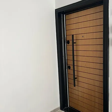 Apartman Downtown With Self Check-in Tirana
